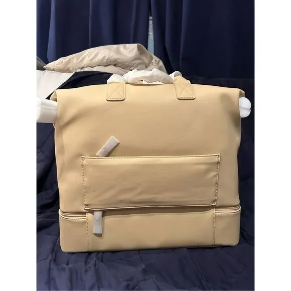 Beis NWT Weekender in Cactus Vegan Leather Beige